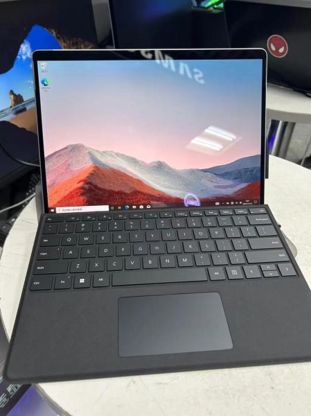 微软Surface Pro 9，二合一平板性能如何？适合办公还是创作？-红绒网